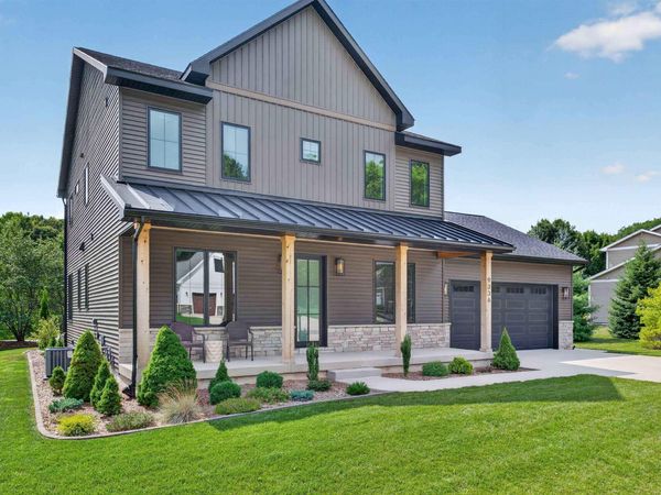 9336 Summerfield Drive E, Traverse City, MI 49684