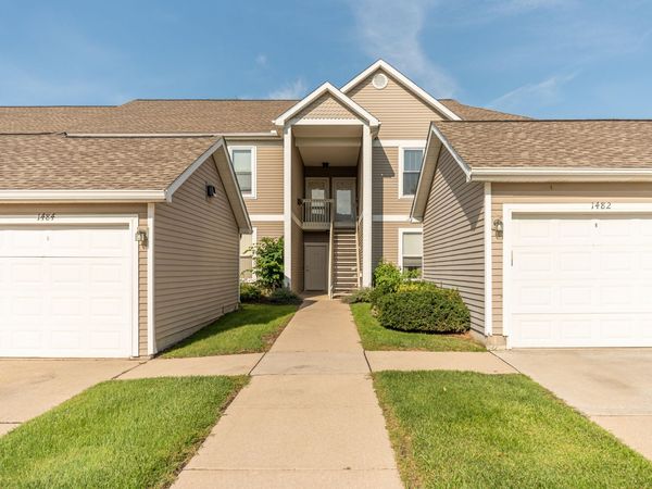1486 Fox Pointe Circle, Ann Arbor, MI 48108