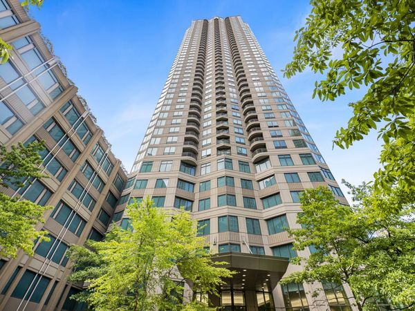 400 N La Salle Street , Unit 2408, Chicago, IL 60654