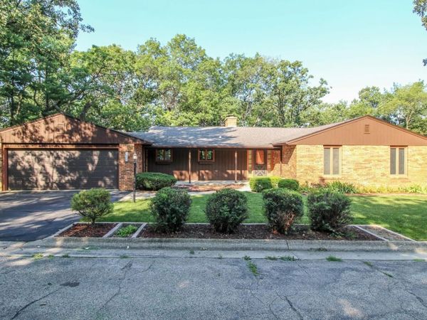 711 Oak Hill Lane, Fort Atkinson, WI 53538