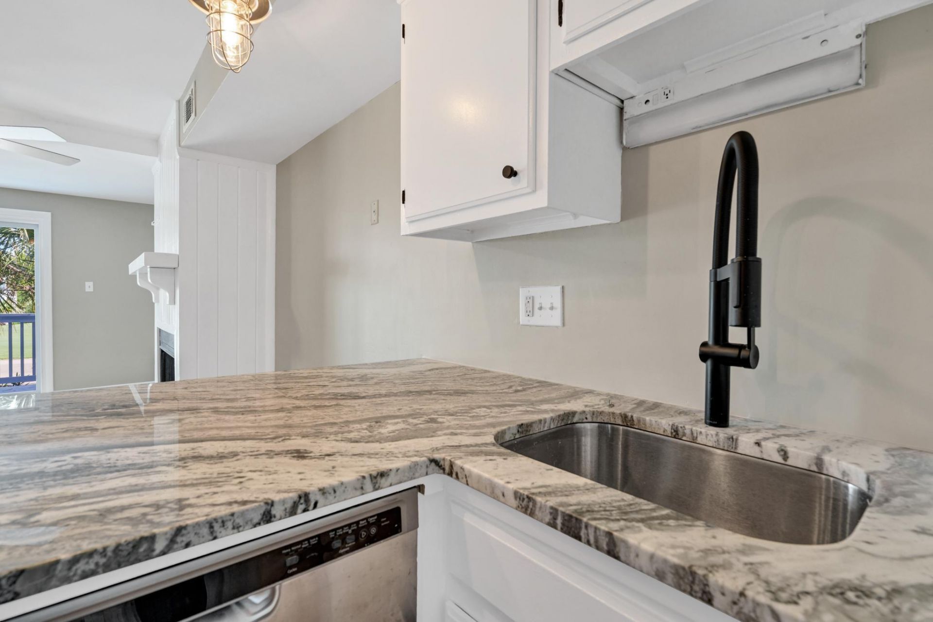 255 Driftwood Lane Photo 8