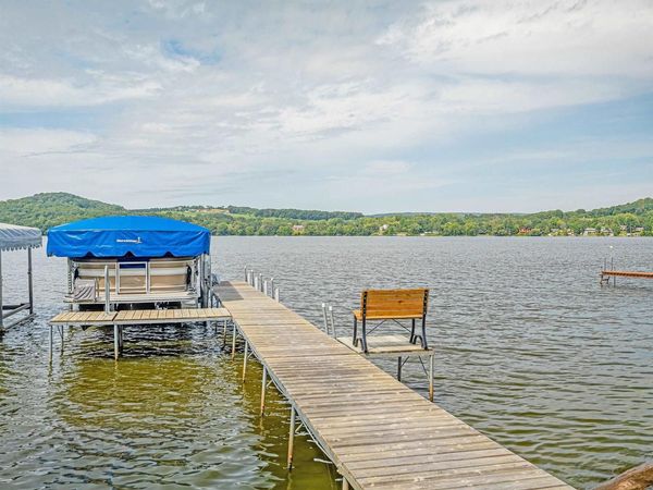 W10894 Fox Glen Road, Poynette, WI 53955