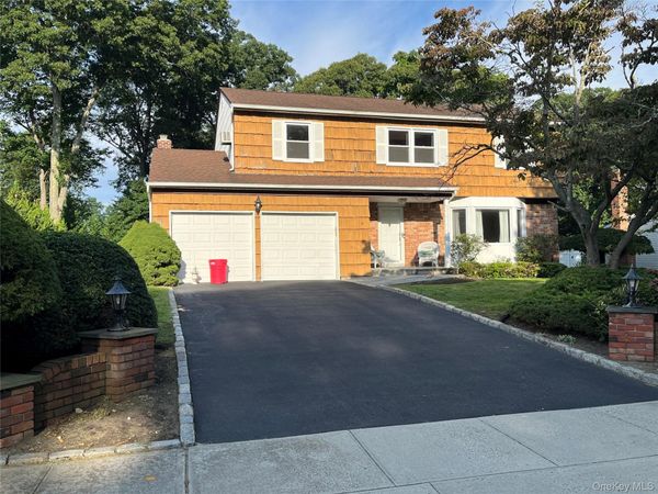 14 Format Lane , Smithtown, NY 11787