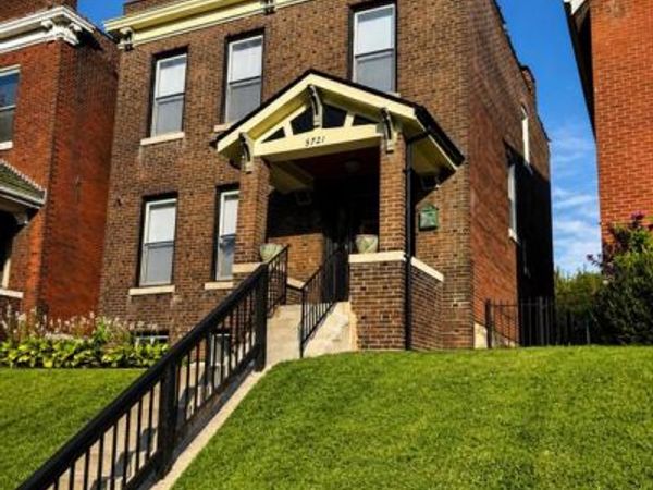 5721 Pennsylvania Avenue , St Louis, MO 63111