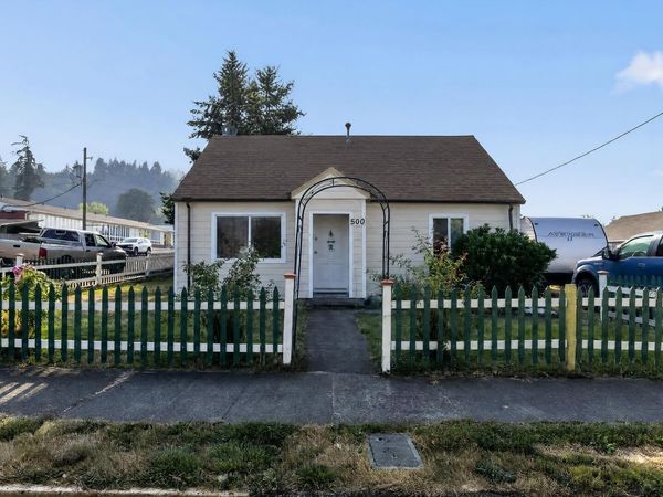 500 7th St, Sweet Home, OR 97386