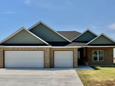 5401 NE Minnow Ln, Elgin, OK 73538