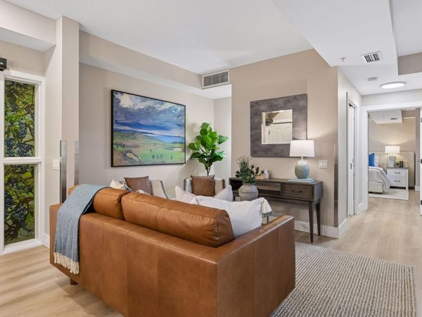 2040 Como Avenue, Unit 104, Saint Paul, MN 55108