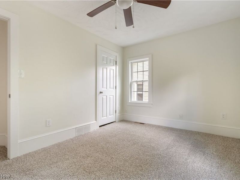 156 E Mapledale Avenue, Akron, OH 44301 Photo 21