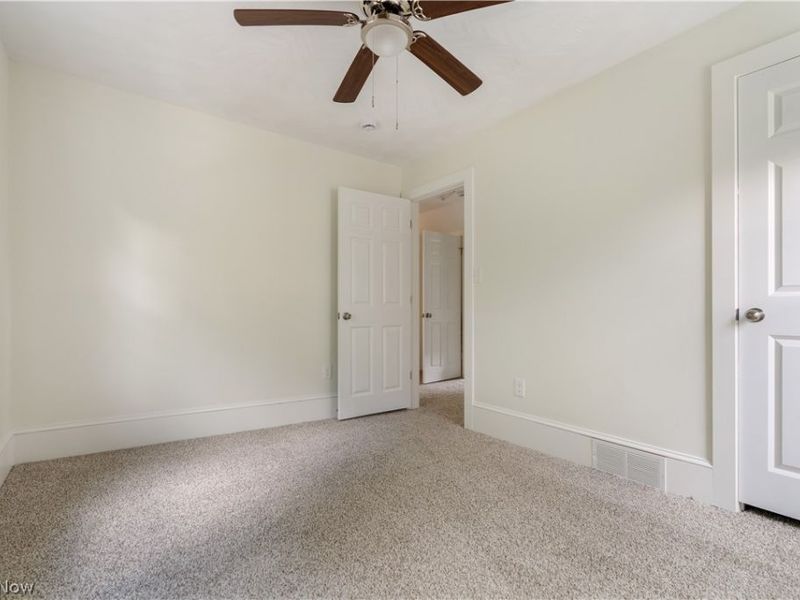 156 E Mapledale Avenue, Akron, OH 44301 Photo 22