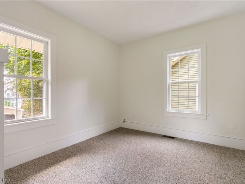 156 E Mapledale Avenue, Akron, OH 44301 Photo 23