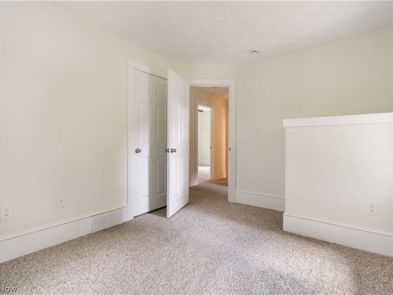 156 E Mapledale Avenue, Akron, OH 44301 Photo 24