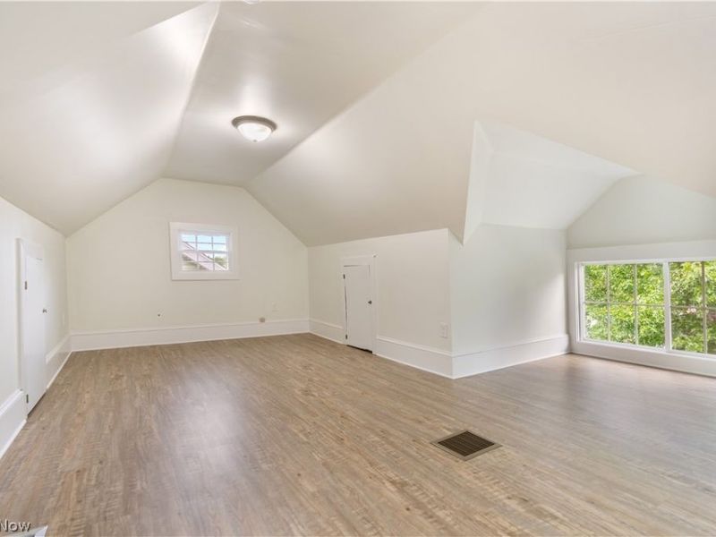 156 E Mapledale Avenue, Akron, OH 44301 Photo 25