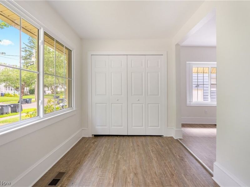 156 E Mapledale Avenue, Akron, OH 44301 Photo 6