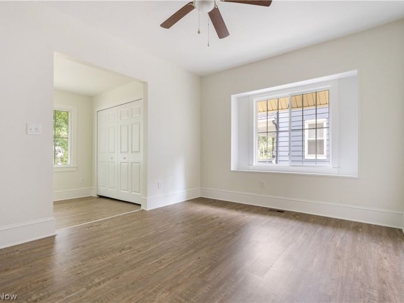 156 E Mapledale Avenue, Akron, OH 44301 Photo 9