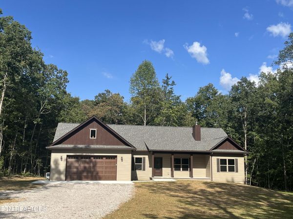2212 Goodson Tr, Monterey, TN 38574