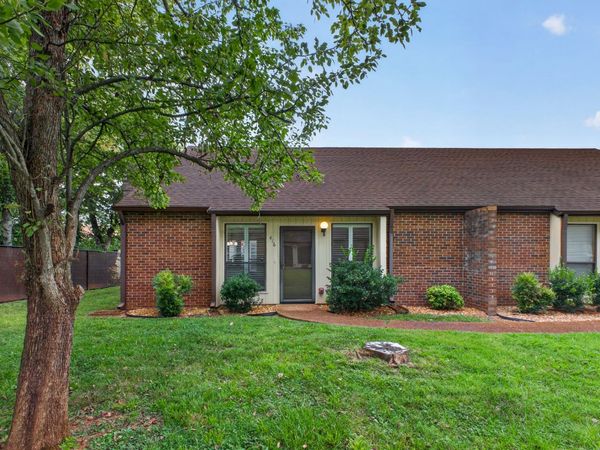 416 Castlewood Ln , Lebanon, TN 37087