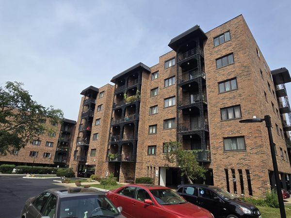 9332 Landings Lane, Unit 502, Des Plaines, IL 60016