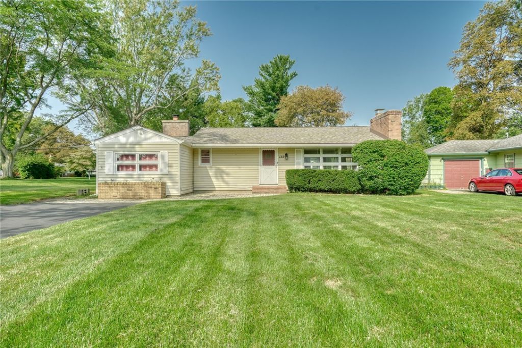 129 Brookview Drive , Rochester, NY 14617 Main Photo