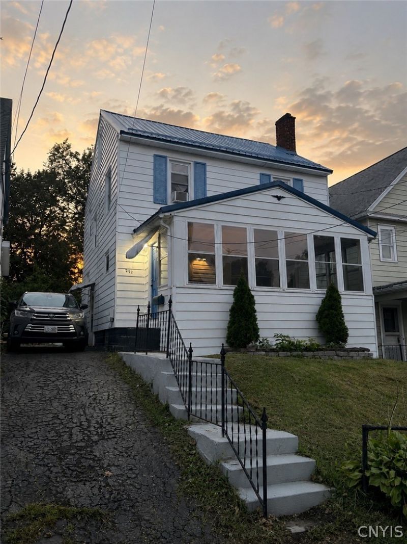 252 Markland Avenue, Syracuse, NY 13207 Main Photo