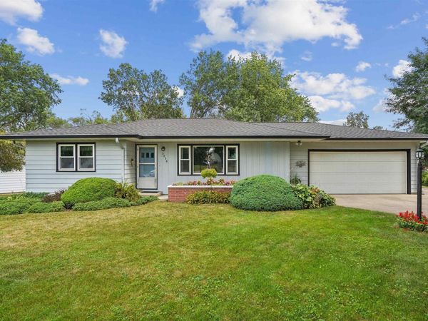 3236 Midway Drive, Waterloo, IA 50701
