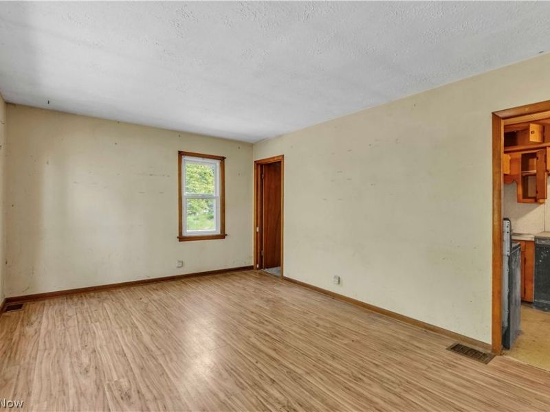 36913 Chestnut Ridge Road, Lorain, OH 44035 Photo 3