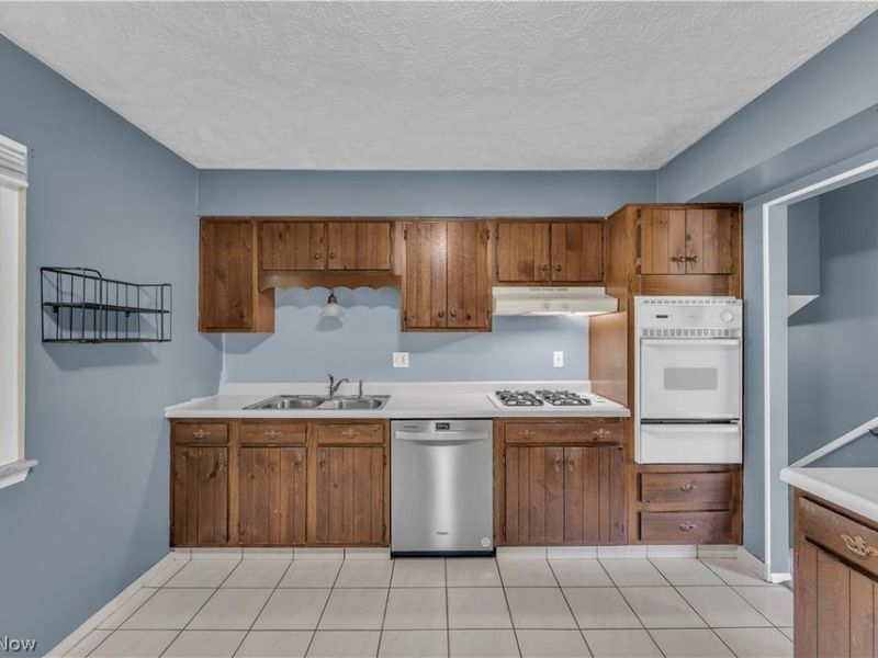 6033 Harrison Street, Mentor, OH 44060 Photo 9