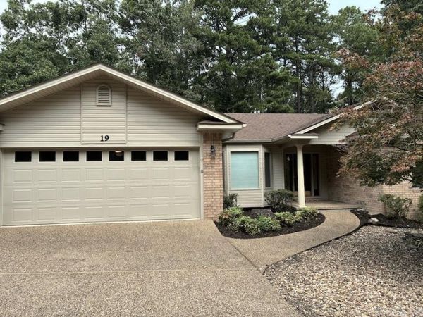 19 Jumilla Ln, Hot Springs Village, AR 71909