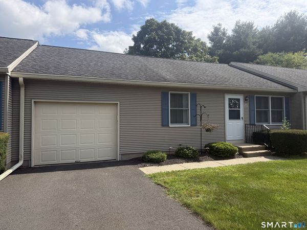 102 North Maple, Unit 8B, Enfield, CT 06002