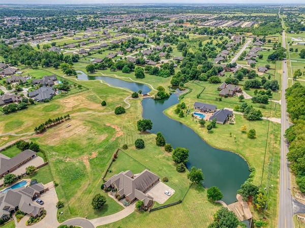 1101 W Pampas Street, Mustang, OK 73064