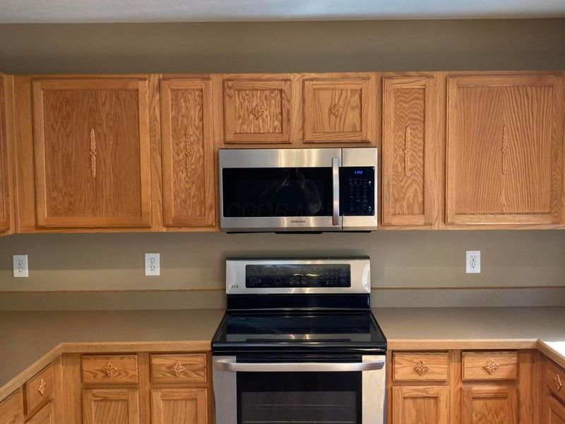 2084 Widding Road, Grove City, OH 43123 Photo 2