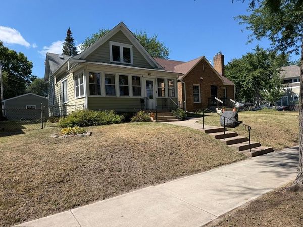 2955 Queen Avenue N, Minneapolis, MN 55411