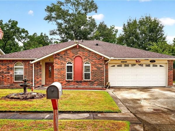 302 SOMERSSET Drive , Slidell, LA 70458