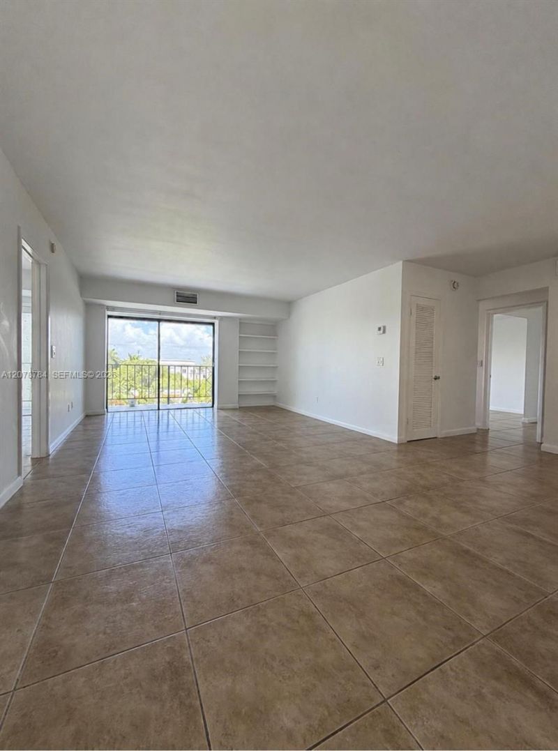 77 Crandon Blvd, Unit 5C, Key Biscayne, FL 33149 Photo