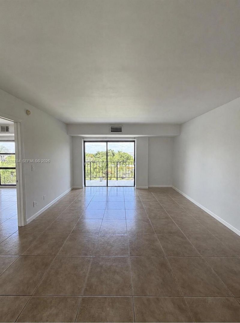 77 Crandon Blvd, Unit 5C, Key Biscayne, FL 33149 Photo