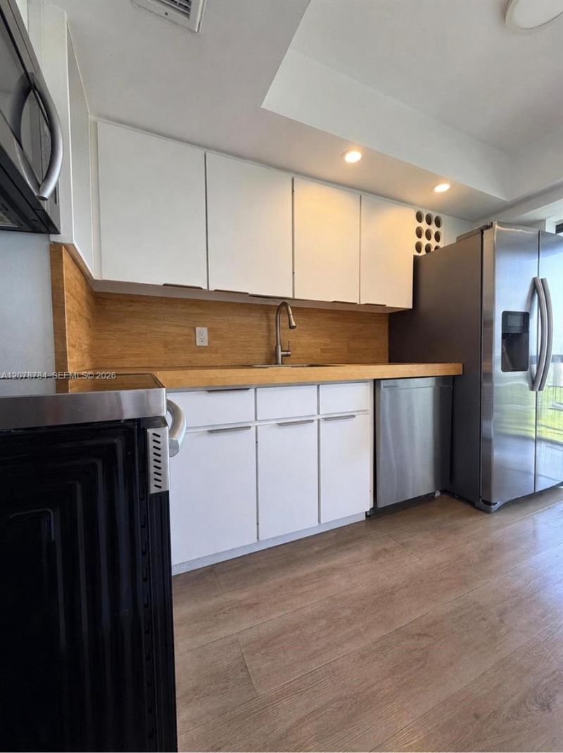 77 Crandon Blvd, Unit 5C, Key Biscayne, FL 33149 Photo