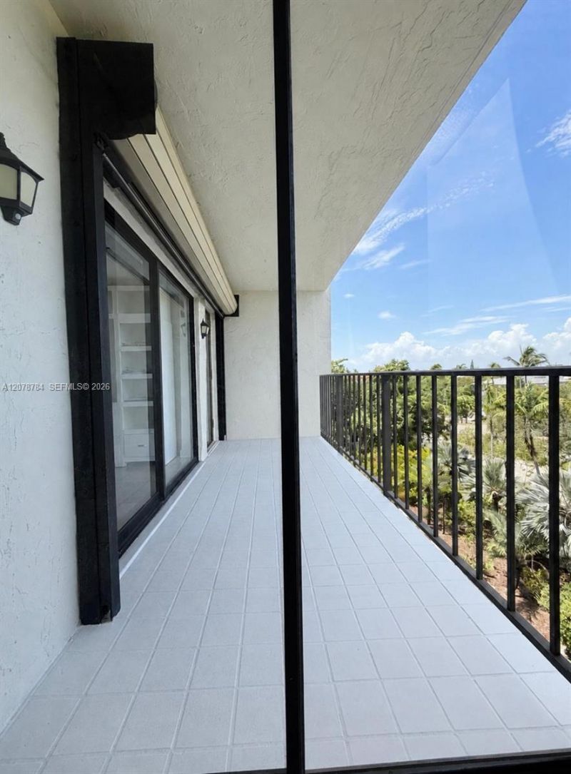 77 Crandon Blvd, Unit 5C, Key Biscayne, FL 33149 Photo