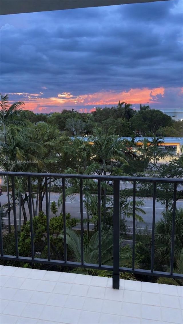 77 Crandon Blvd, Unit 5C, Key Biscayne, FL 33149 Photo