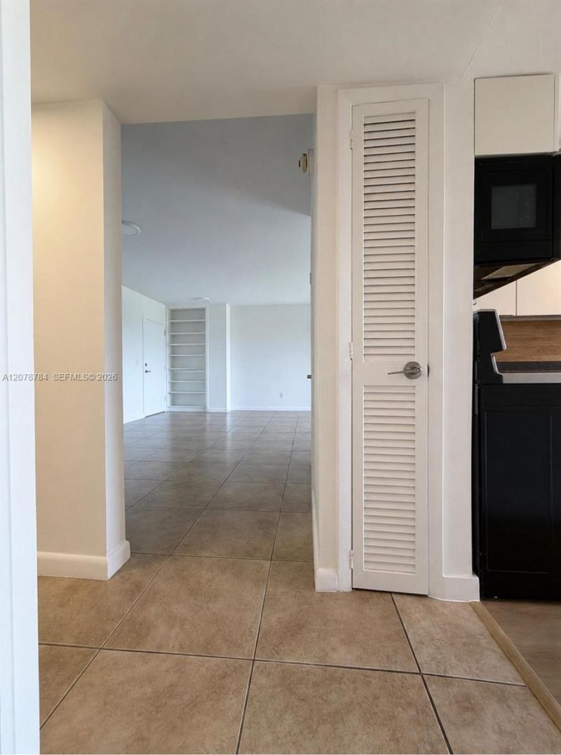 77 Crandon Blvd, Unit 5C, Key Biscayne, FL 33149 Photo