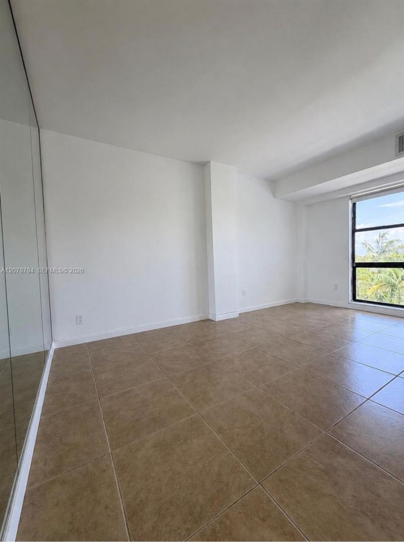 77 Crandon Blvd, Unit 5C, Key Biscayne, FL 33149 Photo