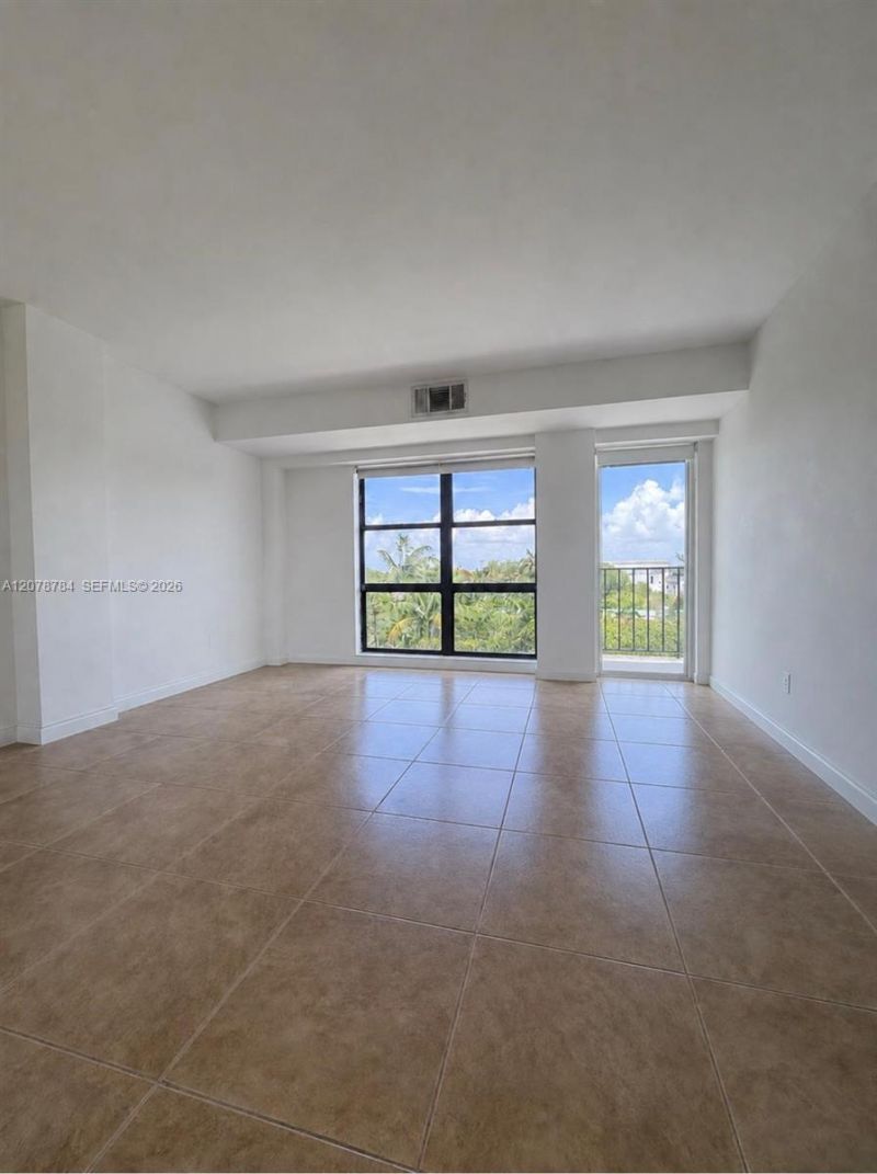 77 Crandon Blvd, Unit 5C, Key Biscayne, FL 33149 Photo