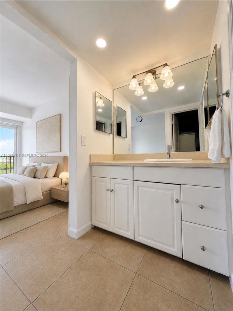77 Crandon Blvd, Unit 5C, Key Biscayne, FL 33149 Photo