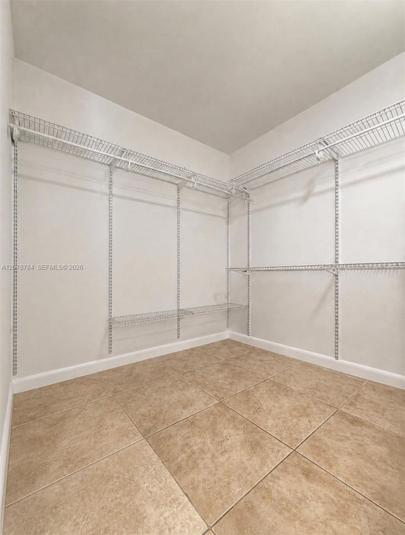 77 Crandon Blvd, Unit 5C, Key Biscayne, FL 33149 Photo