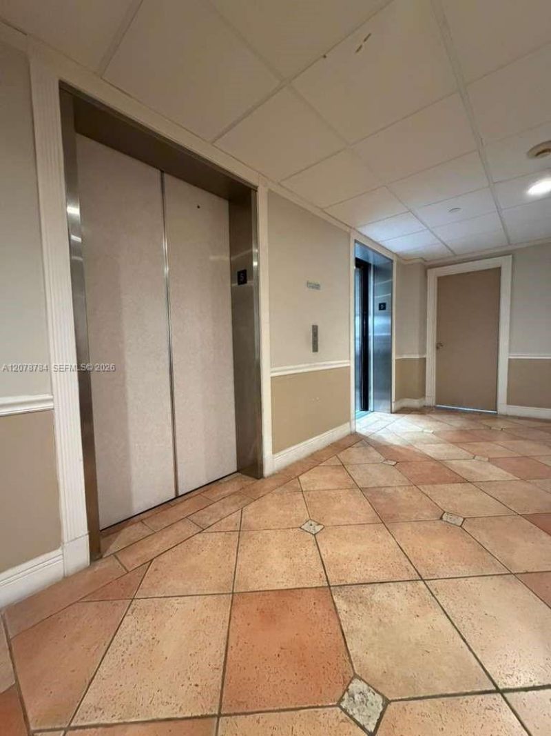 77 Crandon Blvd, Unit 5C, Key Biscayne, FL 33149 Photo