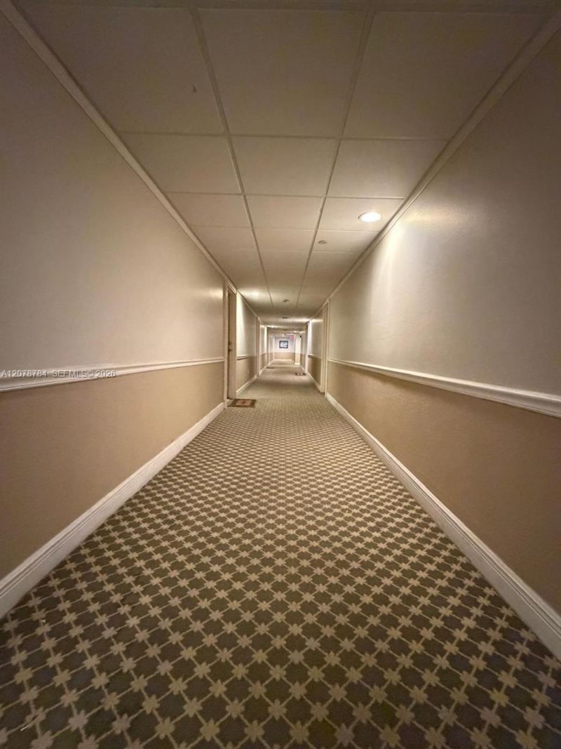 77 Crandon Blvd, Unit 5C, Key Biscayne, FL 33149 Photo