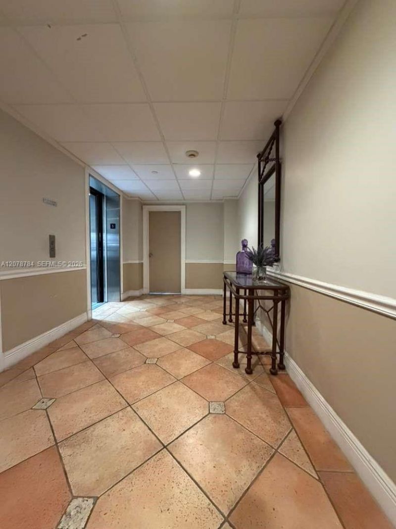 77 Crandon Blvd, Unit 5C, Key Biscayne, FL 33149 Photo