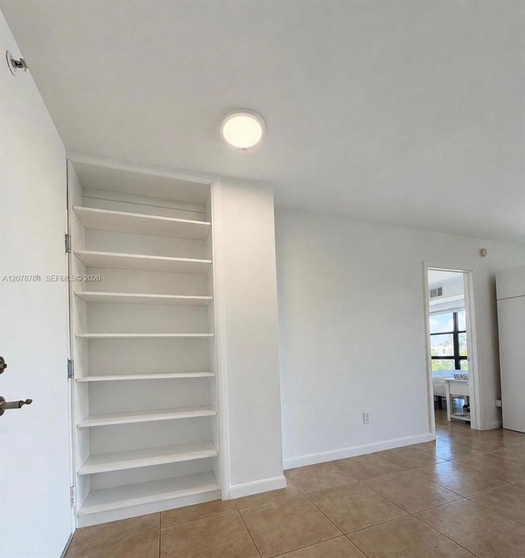 77 Crandon Blvd, Unit 5C, Key Biscayne, FL 33149 Photo