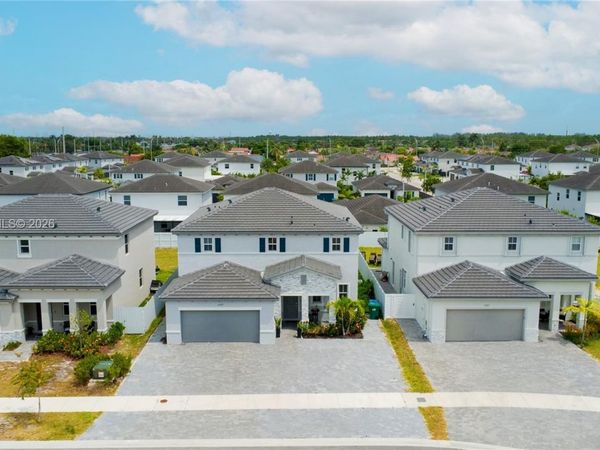 13609 SW 185th Ln , Miami, FL 33177
