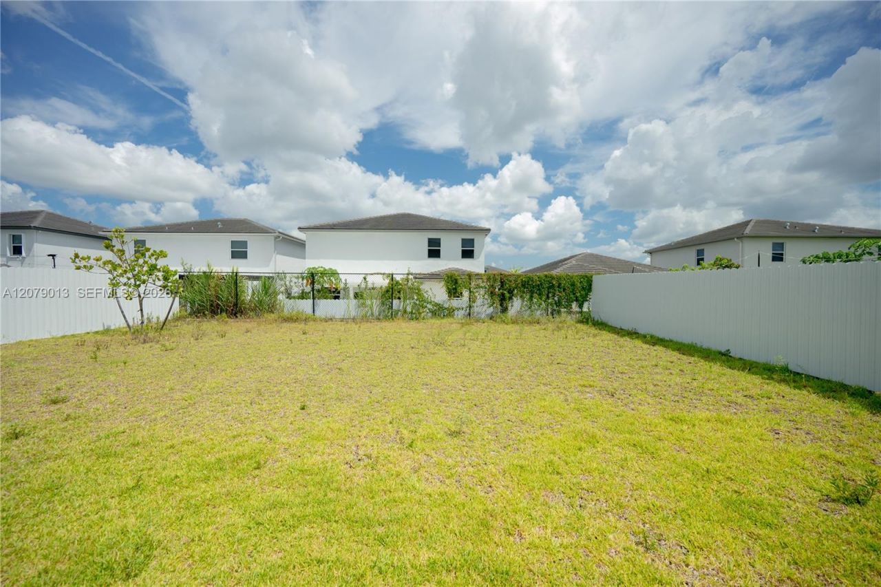 13609 SW 185th Ln , Miami, FL 33177 Photo
