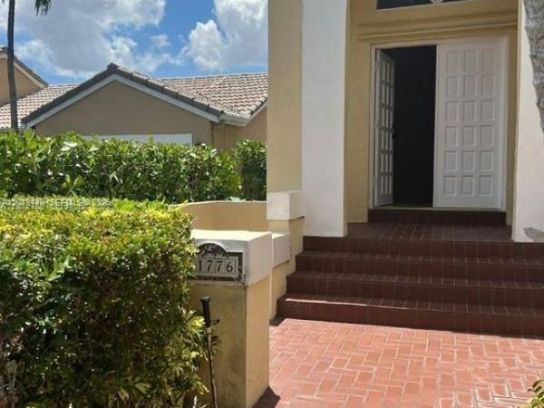 11776 SW 92nd Ln , Miami, FL 33186