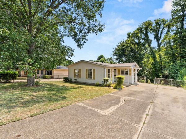 933 WESTERN PARK DR, Memphis, TN 38109